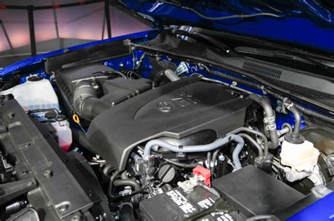 Car Engine Oil Type For Toyota TACOMA 2016 